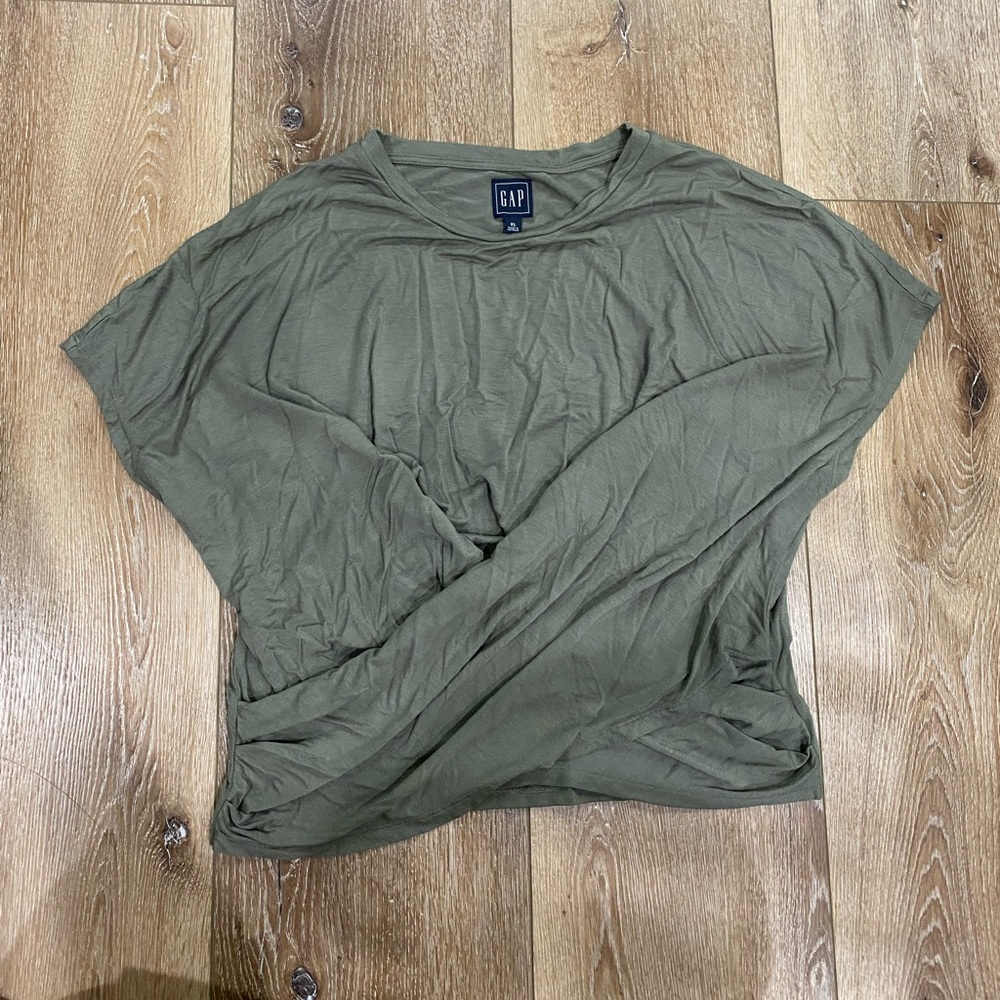 Gap criss cross front top